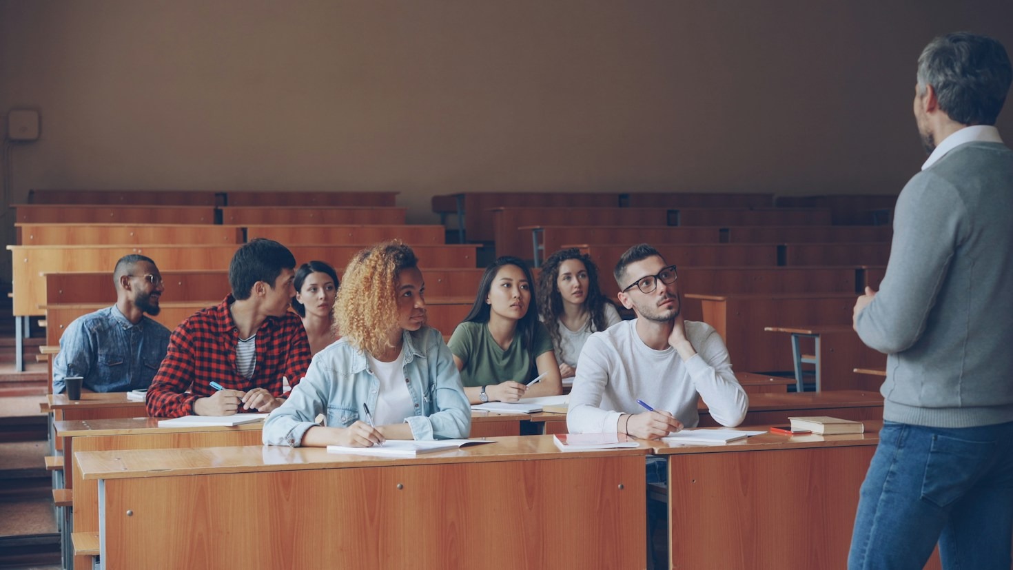Intelligenza artificiale in classe: opportunità e strumenti per gli insegnanti